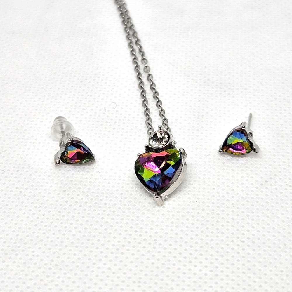 Iridescent heart necklace and earrings set. NWT